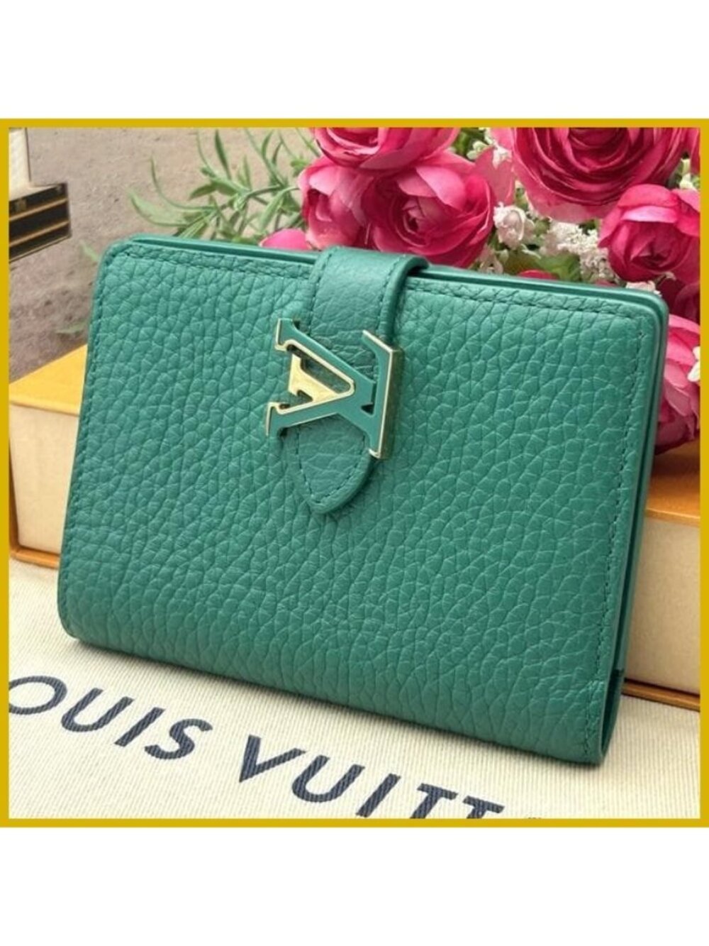 Louis Vuitton LV Vertical Wallet Compact